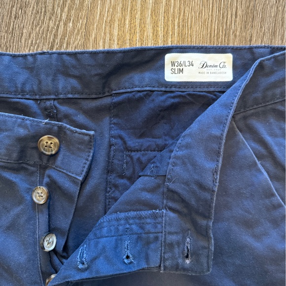 Solid Trouser in Slim Fit - Picture 3 of 6